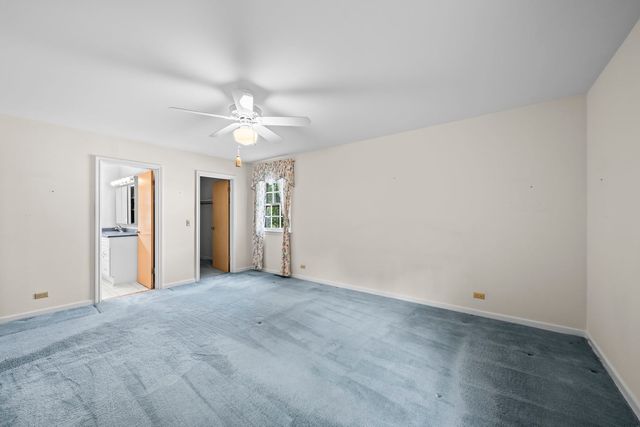 705 S Kennicott Avenue, Arlington Heights, IL 60005