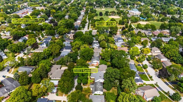 705 S Kennicott Avenue, Arlington Heights, IL 60005