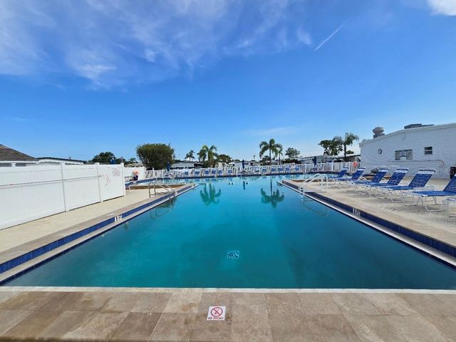 5316 53RD AVENUE E E3, Bradenton, FL 34203