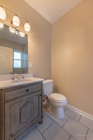 8225 S Prairie Avenue 1, Chicago, IL 60619