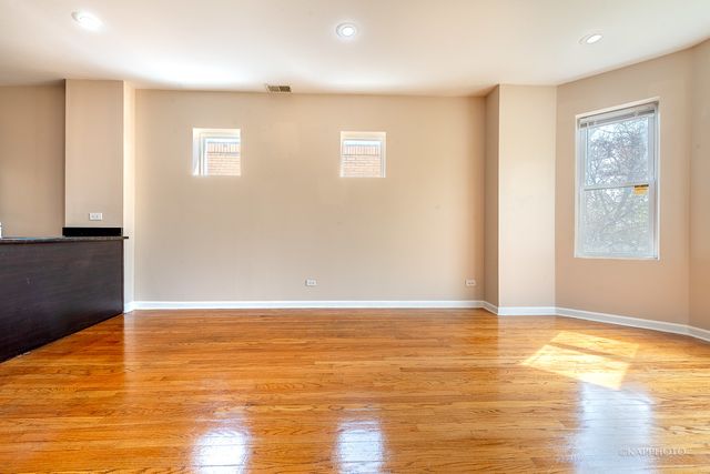 8225 S Prairie Avenue 1, Chicago, IL 60619