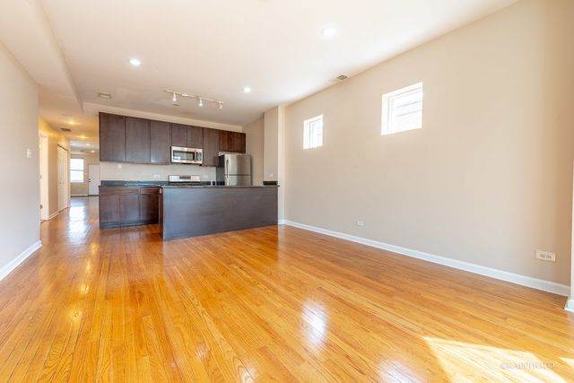 8225 S Prairie Avenue 1, Chicago, IL 60619