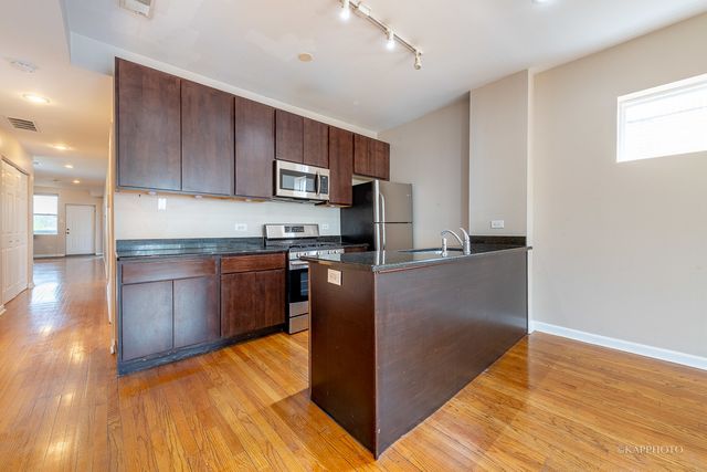 8225 S Prairie Avenue 1, Chicago, IL 60619