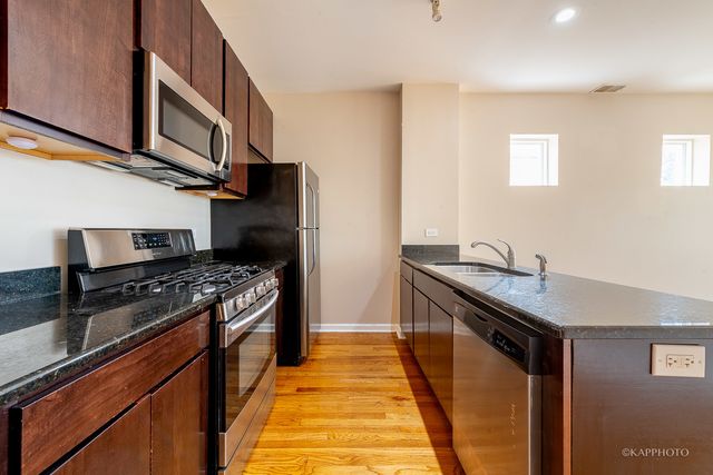 8225 S Prairie Avenue 1, Chicago, IL 60619