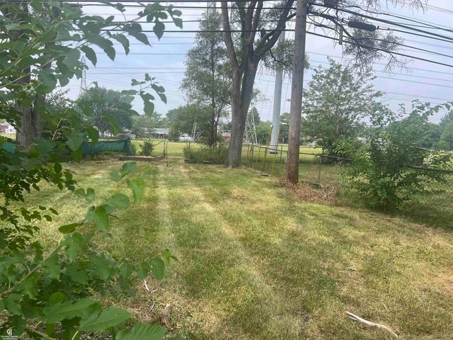 29581 Newport Drive, Warren, MI 48088
