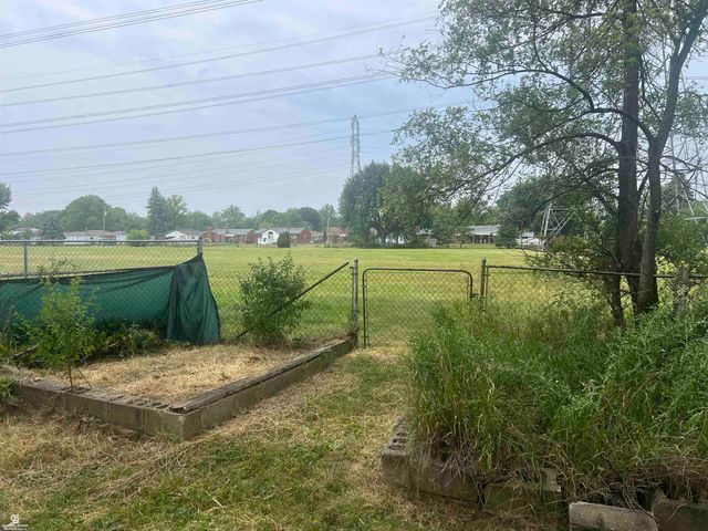 29581 Newport Drive, Warren, MI 48088