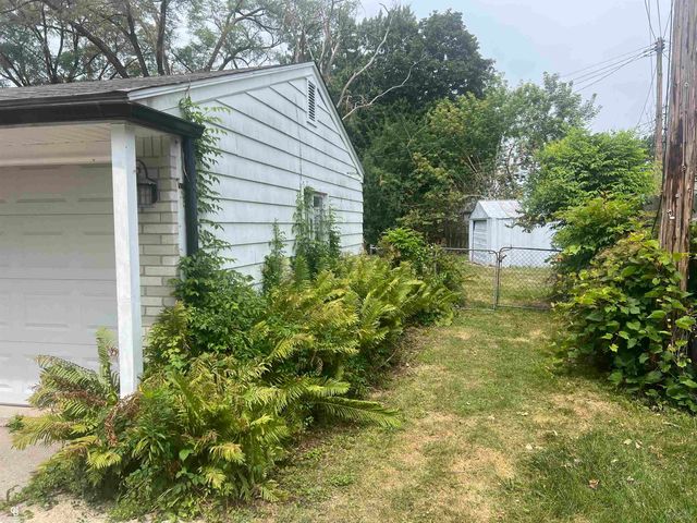 29581 Newport Drive, Warren, MI 48088