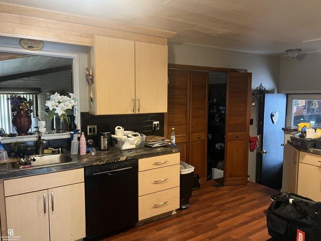 29581 Newport Drive, Warren, MI 48088