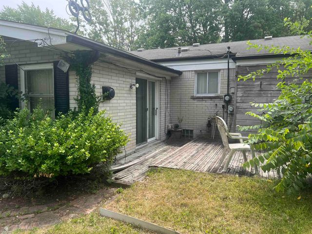 29581 Newport Drive, Warren, MI 48088
