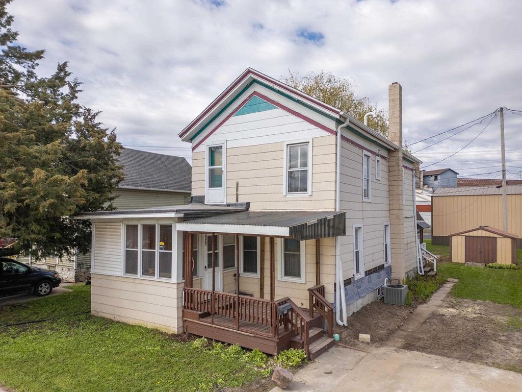 336 S Locust Street, Reedsburg, WI 53959