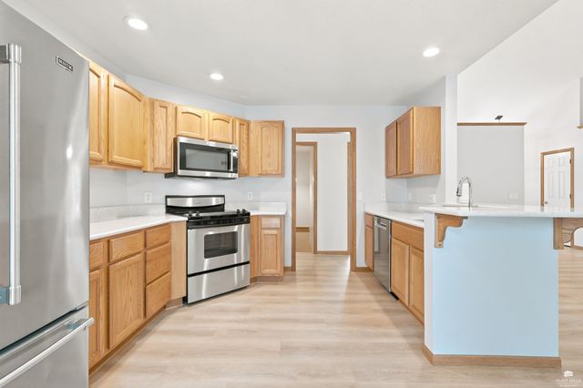 9101 Llara Circle, Manhattan, KS 66502