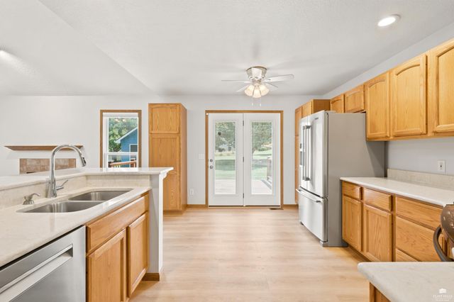 9101 Llara Circle, Manhattan, KS 66502