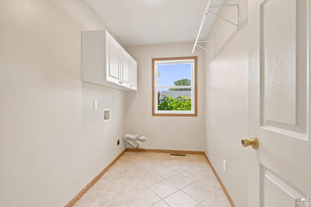 9101 Llara Circle, Manhattan, KS 66502