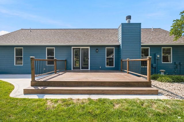 9101 Llara Circle, Manhattan, KS 66502