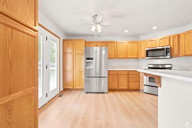 9101 Llara Circle, Manhattan, KS 66502