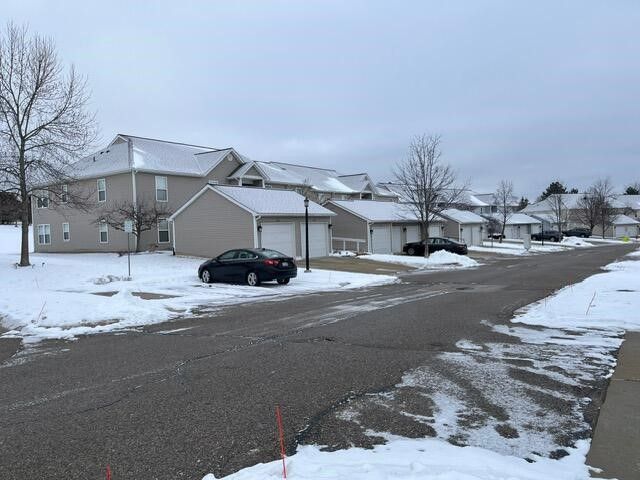 1755 Weatherstone Drive, Ann Arbor, MI 48108