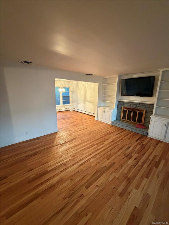 64 Morewood Oaks, Port Washington, NY 11050 — photo 3