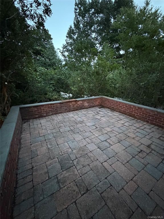 64 Morewood Oaks, Port Washington, NY 11050 — photo 5