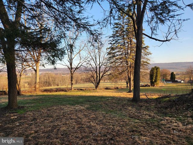 3734 ELIZABETHTOWN RD, Manheim, PA 17545