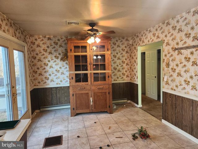 3734 ELIZABETHTOWN RD, Manheim, PA 17545