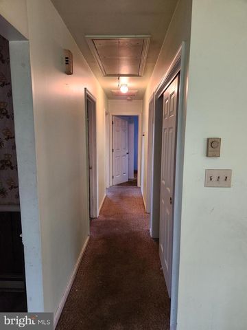 3734 ELIZABETHTOWN RD, Manheim, PA 17545