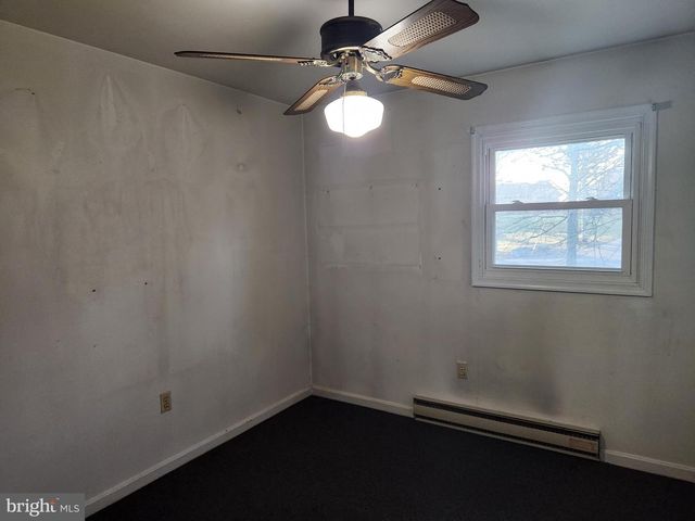 3734 ELIZABETHTOWN RD, Manheim, PA 17545