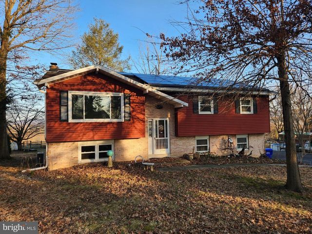 3734 ELIZABETHTOWN RD, Manheim, PA 17545