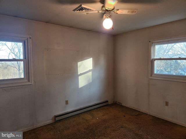 3734 ELIZABETHTOWN RD, Manheim, PA 17545