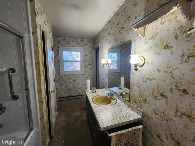 3734 ELIZABETHTOWN RD, Manheim, PA 17545