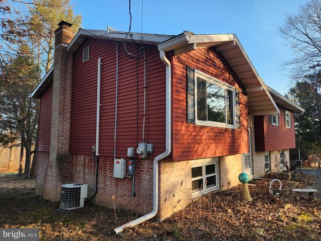 3734 ELIZABETHTOWN RD, Manheim, PA 17545