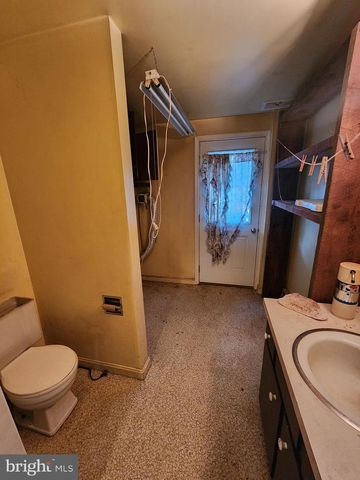 3734 ELIZABETHTOWN RD, Manheim, PA 17545