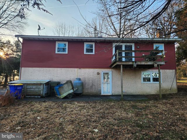 3734 ELIZABETHTOWN RD, Manheim, PA 17545