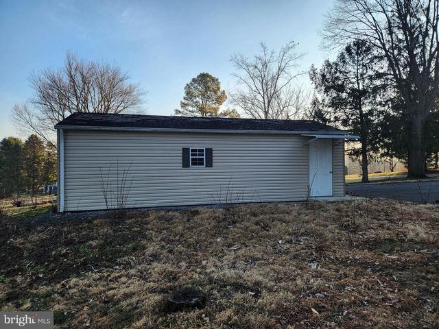 3734 ELIZABETHTOWN RD, Manheim, PA 17545