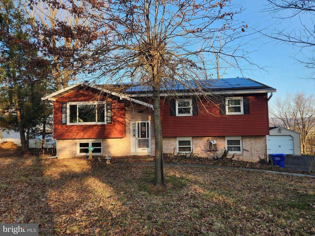3734 ELIZABETHTOWN RD, Manheim, PA 17545