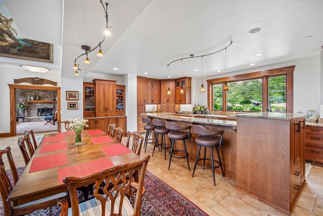 1550 S Deer Road, West Des Moines, IA 50266