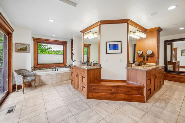 1550 S Deer Road, West Des Moines, IA 50266