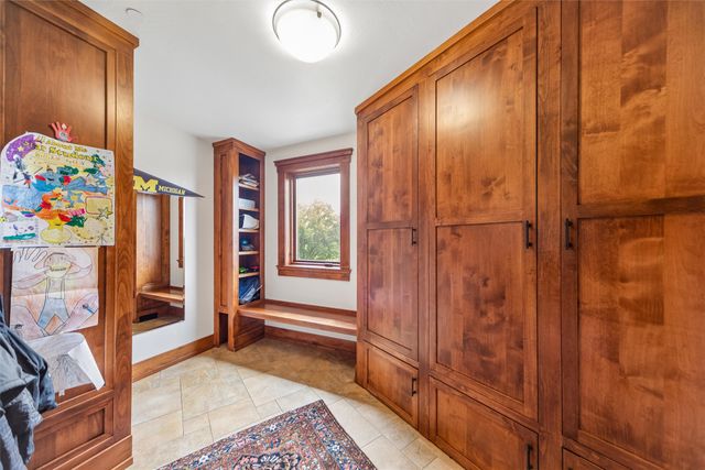 1550 S Deer Road, West Des Moines, IA 50266