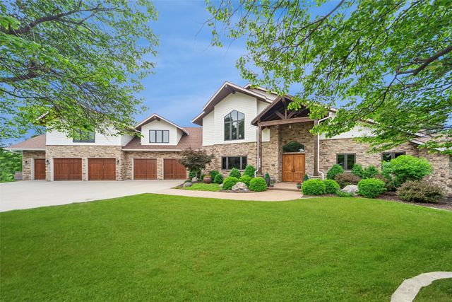 1550 S Deer Road, West Des Moines, IA 50266