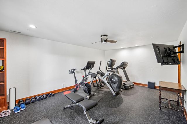 1550 S Deer Road, West Des Moines, IA 50266