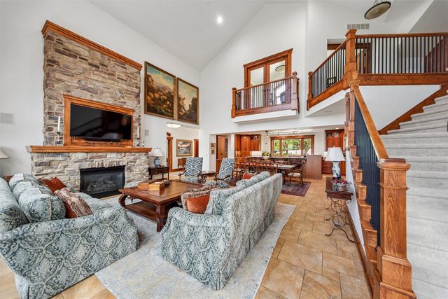 1550 S Deer Road, West Des Moines, IA 50266