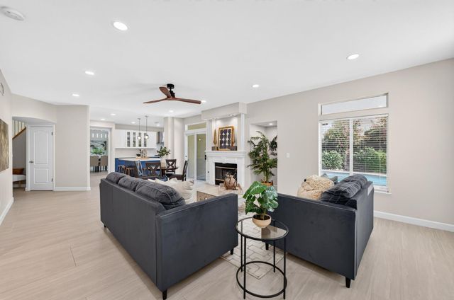 7280 N Cecelia Avenue, Fresno, CA 93722