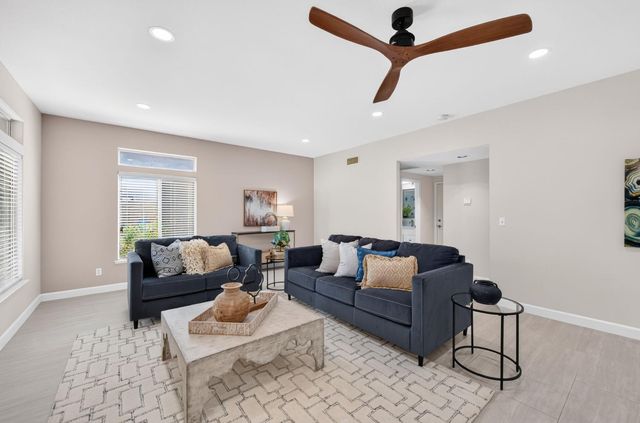 7280 N Cecelia Avenue, Fresno, CA 93722