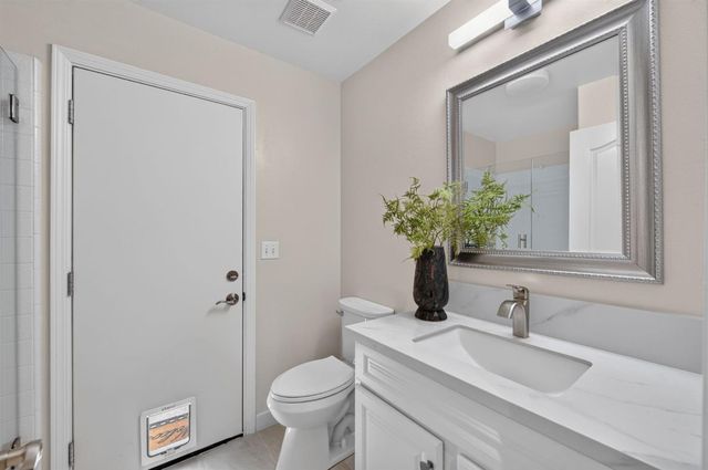 7280 N Cecelia Avenue, Fresno, CA 93722