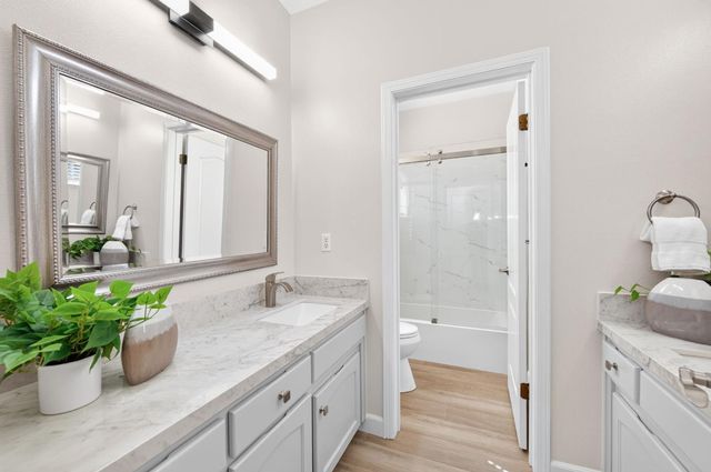 7280 N Cecelia Avenue, Fresno, CA 93722