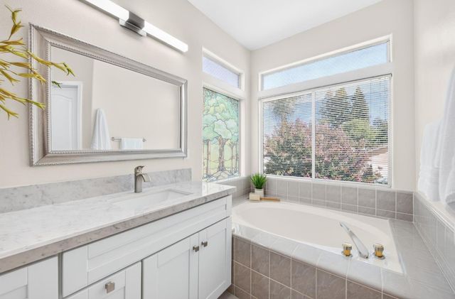 7280 N Cecelia Avenue, Fresno, CA 93722