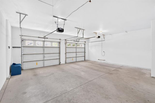 7280 N Cecelia Avenue, Fresno, CA 93722