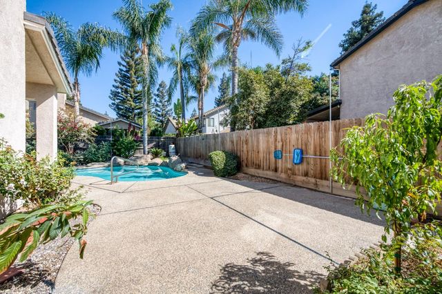 7280 N Cecelia Avenue, Fresno, CA 93722