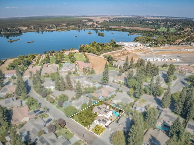 7280 N Cecelia Avenue, Fresno, CA 93722