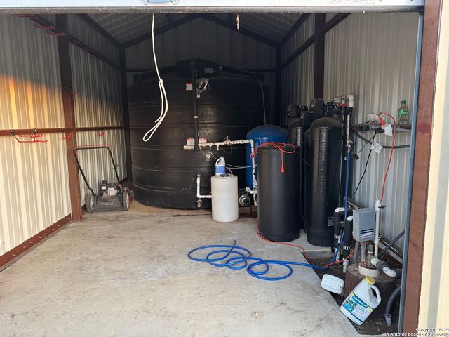 800 County Road 125, Elmendorf, TX 78112