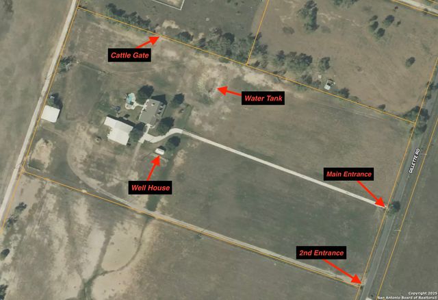 800 County Road 125, Elmendorf, TX 78112